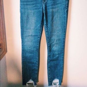 A&F dark wash skinny jeans still has tags! :)